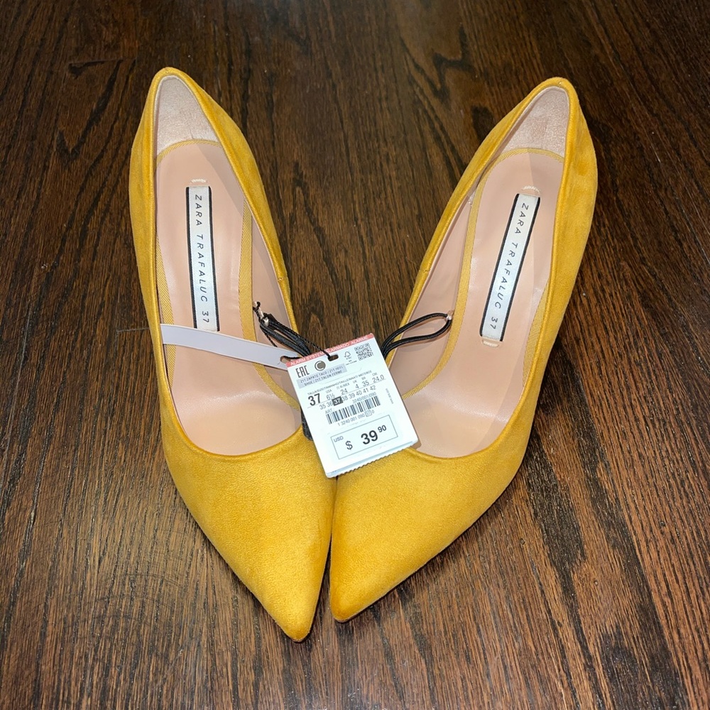 BRAND NEW ZARA yellow suede pump size 37